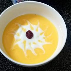 A picture of Mango flavoured yogurt.
