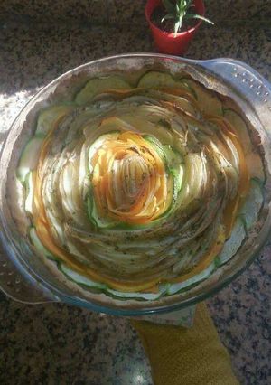 Una foto de Tarta de verduras tipo rosa 🌹
