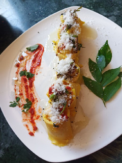 ખાંડવી(Khandvi Recipe in Gujarati) રેસીપી મુખ્ય ફોટો