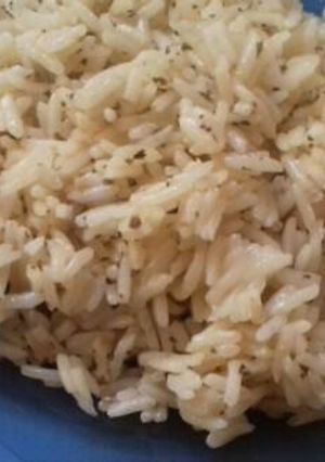 Una foto de Arroz blanco con unos cuantos gustos