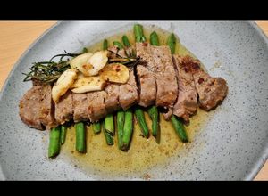 Foto resep Garlic Butter Sirloin Steak