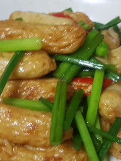 韭菜花炒甜不辣 的食譜成品照片