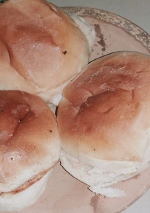 पाव वड़ा (Pav Vada recipe in Hindi) रेसिपी मुख्य फोटो