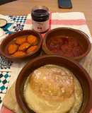 Torta del casar y patatera con miel