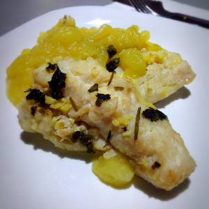 Pescadilla con Patatas al Varoma.(Thermomix)