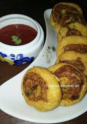 A picture of Pinwheel samosas #ramadankitayari.