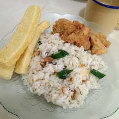 A picture of Nasi Goreng Jadul (lauk sisa).