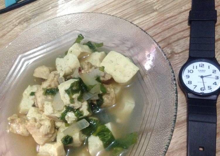 Bagaimana Membuat Sup tahu ayam (makan siang sambil diet) yang Lezat