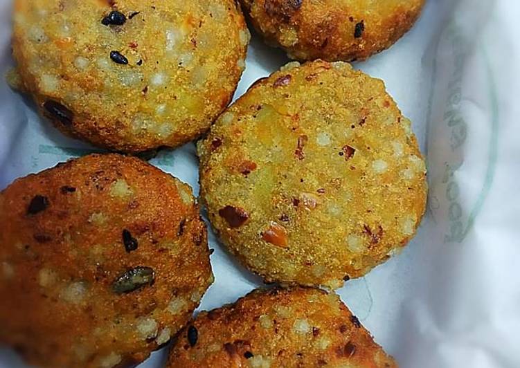 SABUDANA, ALOO AND PEANUT TIKKI