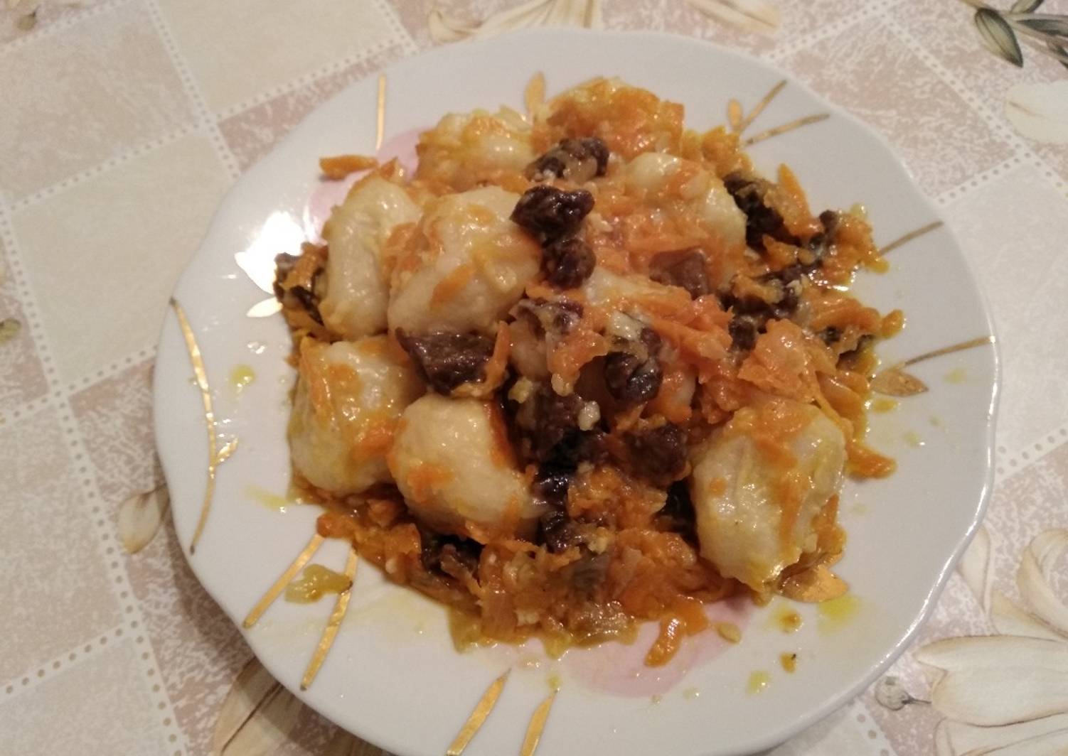 Галушки с мясом