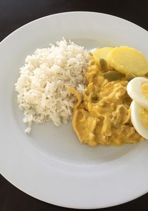 Una foto de Ají de gallina, en vez de pan use galletas receta peruana