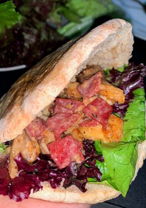 Foto resep Pita Bread Salad