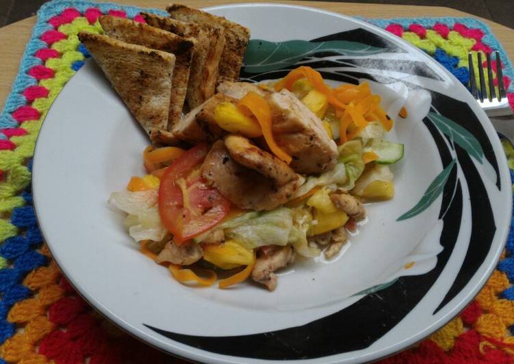 Chicken breast salad with toast