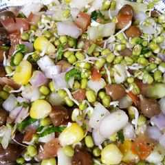 A picture of Sprouts chaat.