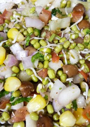 A picture of Sprouts chaat.