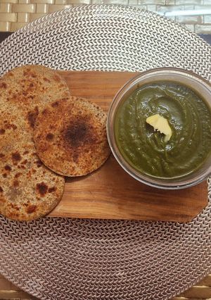 A picture of Sarson dain saag.