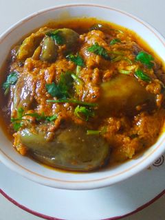 ભરેલા રીંગણ (Bharela Ringan Recipe In Gujarati) રેસીપી મુખ્ય ફોટો