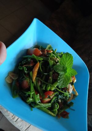 Foto resep 4. Cah kangkung "sederhana tp enak" 😍