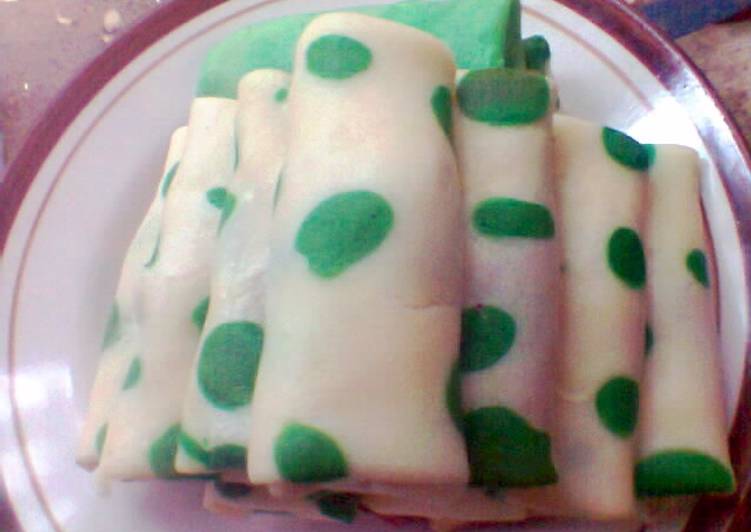 Resep Dadar gulung Motif Polkadot NO SANTAN, Isi selai pisang LUMEEERR,SUPER SOFT dan SIMPLE Anti Gagal