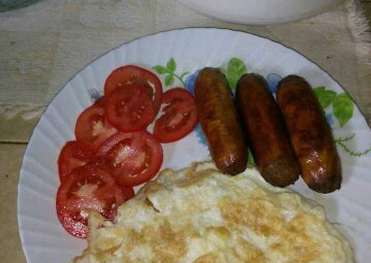 Simple Way to Make Homemade Sausage With Omelette