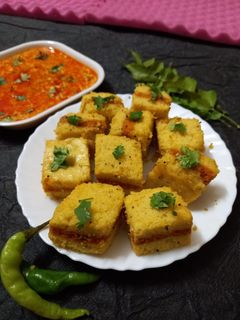 લસણિયા સેન્ડવીચ ઢોકળા (Lasaniya Sandwich Dhokla Recipe In Gujarati) રેસીપી મુખ્ય ફોટો