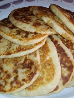 صورة لوصفة خبز البطاطس بالطوة بحشوة الخضار واللحم