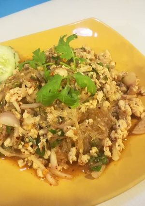 รูปของ ลาบวุ้นเส้นไก่สับ อร่อยง่ายๆวันไดเอท #เย็นนี้ผอมแน่