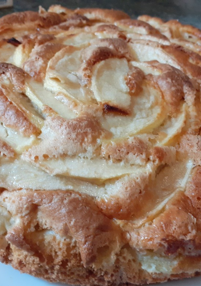 Una foto de Tarta bizcocho de manzana