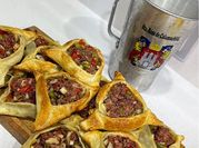 Una foto de tapas de fatay