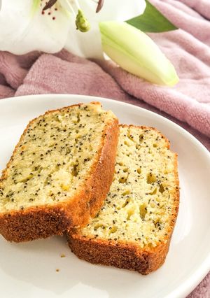Une photo de Cake au citron et graines de pavot 🍋