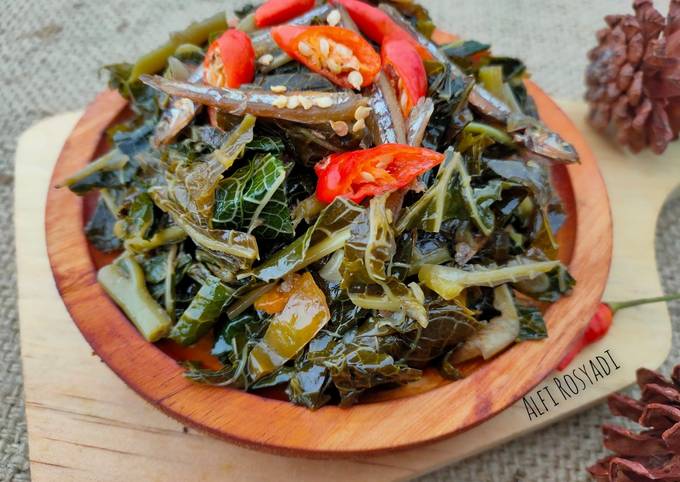 Cara Gampang Membuat Tumis Daun Pepaya Teri Anti Gagal