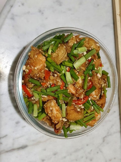 A picture of Crispy tofu and prawn with salted egg sauce.