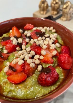 Une photo de Porridge au thé matcha