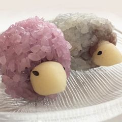Wagashi: <Hedgehog like Mochi> A picture of Wagashi: <Hedgehog like Mochi>.