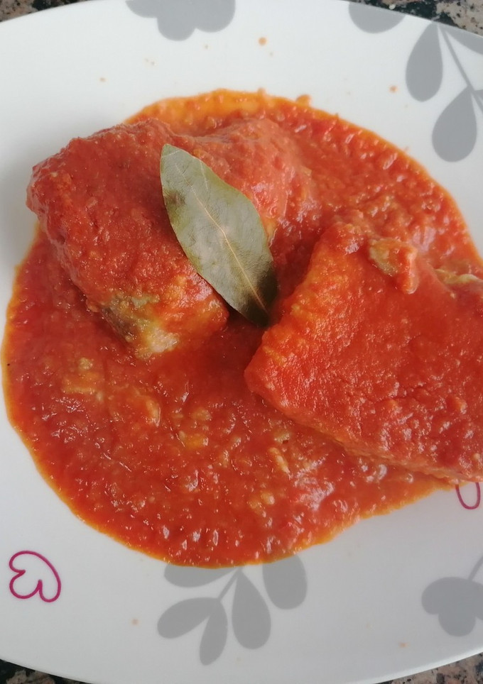 Una foto de Bacalao en salsa de tomate