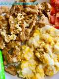 ข้าวหมูกระเทียมไข่ขยี้