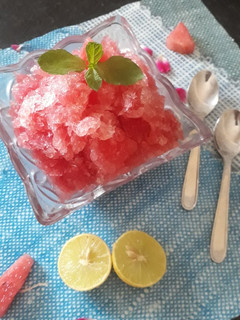 तरबूज स्लसी(Watermelon Slushy recipe in hindi) रेसिपी मुख्य फोटो