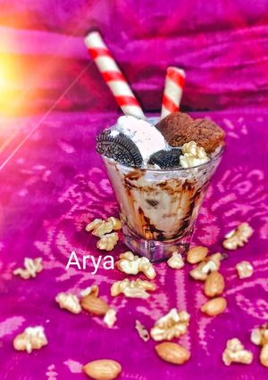વોલનટ ચોકલેટ શેક (Walnuts Chocolate Shake Recipe in Gujarati) રેસીપી મુખ્ય ફોટો