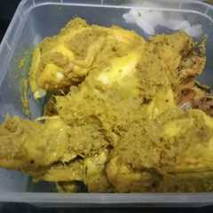 A picture of Ungkep Ayam simple pake bumbu jadi.