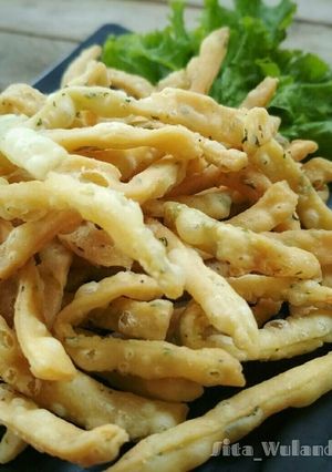 Foto resep Stik Bawang Renyah Menggembung