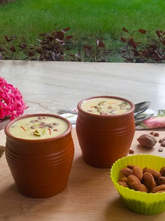 દૂધપાક (Dudhpak Recipe in gujarati) રેસીપી મુખ્ય ફોટો