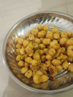 தாளித்த வெள்ளை சுண்டல்(sundal recipe in tamil) செய்முறை முக்கிய புகைப்படம்