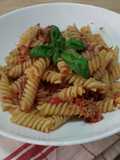 Fusilli cu ton și roșioare