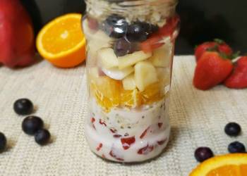 Unique Cuisine Milk Oatmeal Parfait Delicious and Healthy