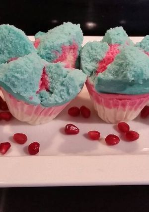 A picture of Steam Cake with soda drinks.