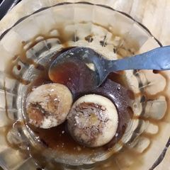 A picture of Jaggery sondesh.