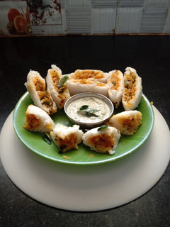 முட்டைக்கோஸ் உருளை ஸ்டப்ப்ட் இட்லி.... (Muttaikosh urulai stuffed idli recipe in tamil) செய்முறை முக்கிய புகைப்படம்