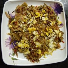 A picture of Egg chowmin.