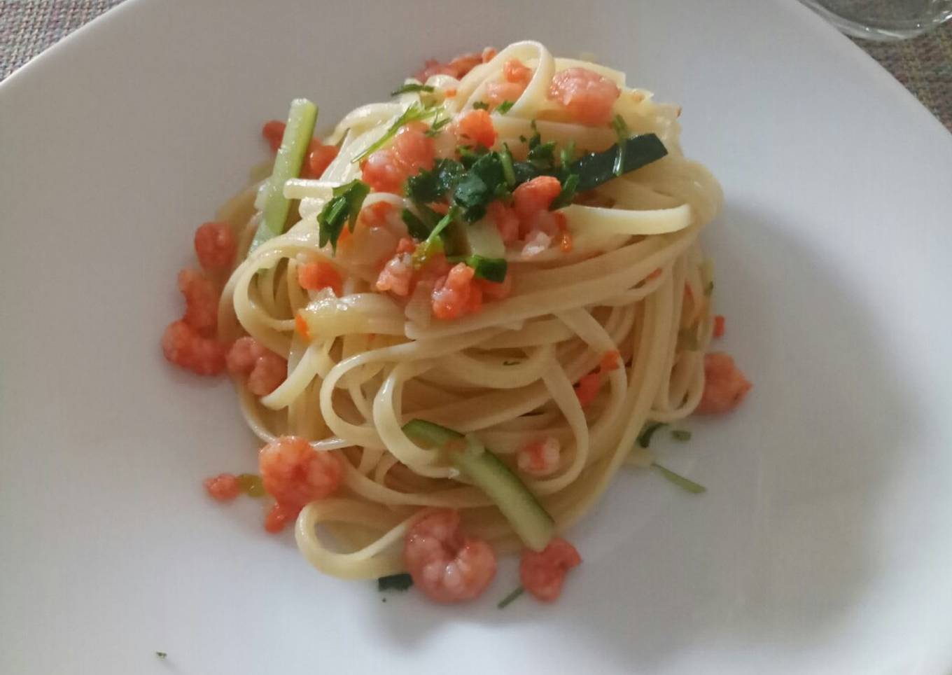 Linguine with prawns, courgette & pumpkin flowers