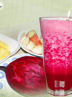 【厚生廚房】甜菜根鮮果汁 的食譜成品照片